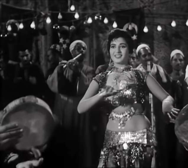 لقطة من فيلم "تمر حنة" (1957) بطولة نعيمة عاكف وإخراج حسين فوزي